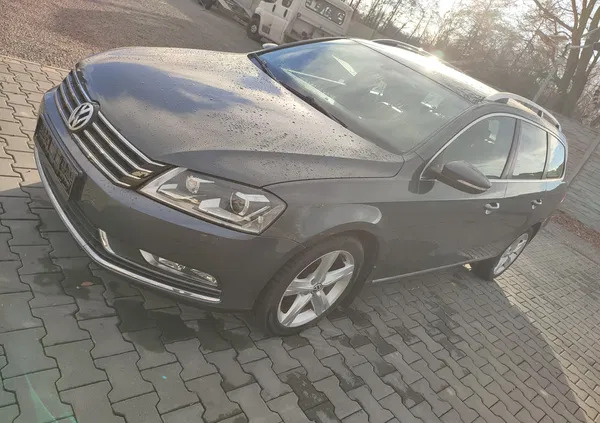 volkswagen passat Volkswagen Passat cena 38900 przebieg: 213000, rok produkcji 2011 z Żychlin